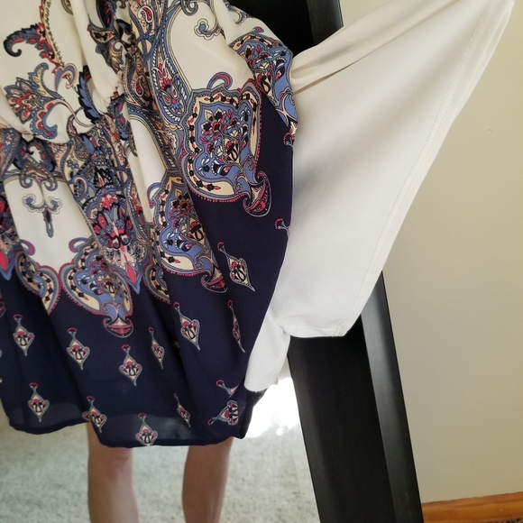 Fun little romper- size small - Picture 4 of 6